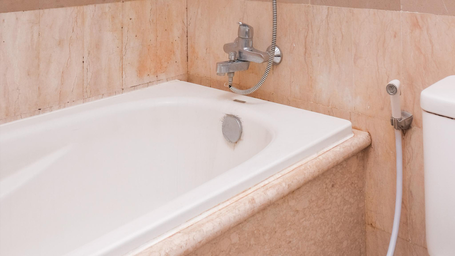 bathroom 12