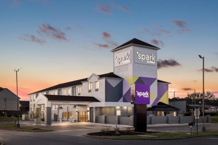 Exterior & Views 2, Spark By Hilton Oxford, Calhoun