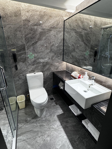 Bathroom 7