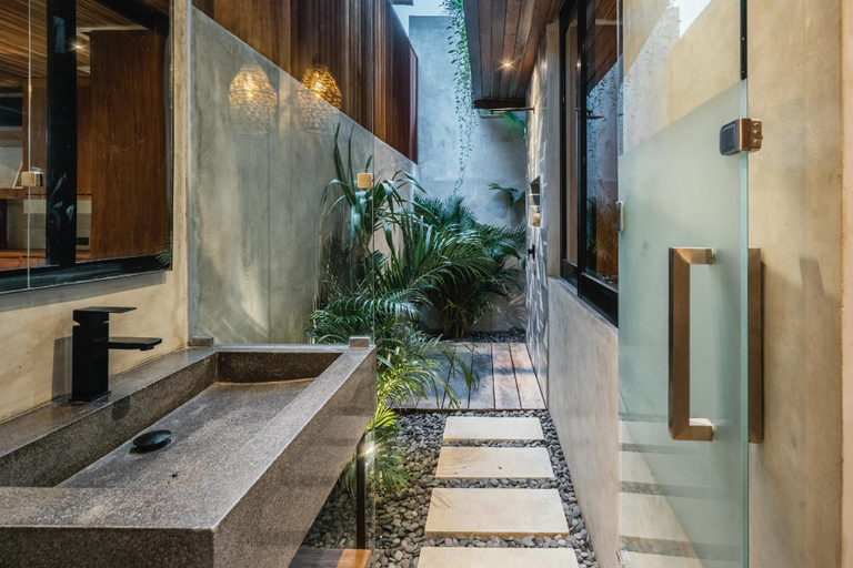 Bathroom, Blacksands Villas Pererenan, Badung