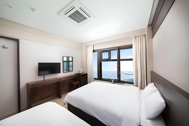 Bedroom 3, Palace Hotel Jeju, Jeju