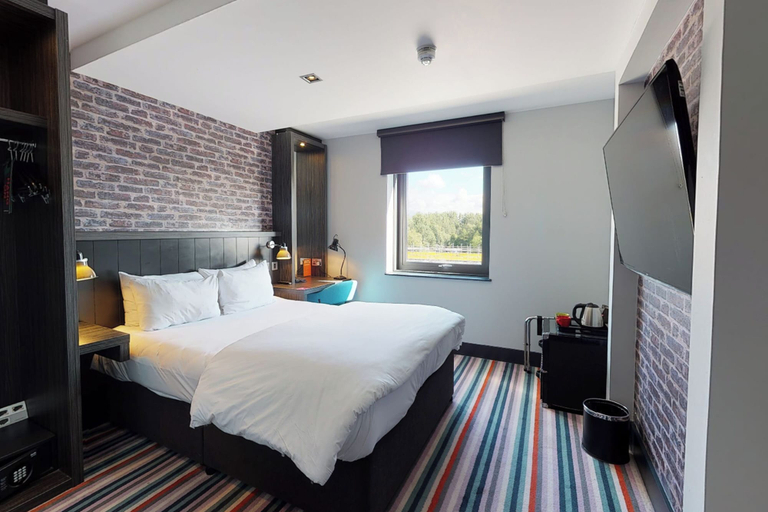 Bedroom 3, Village Hotel Aberdeen, Aberdeen