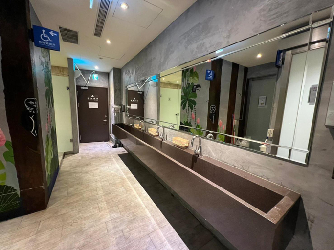 Bathroom 3, Work Inn 101, Taipei City