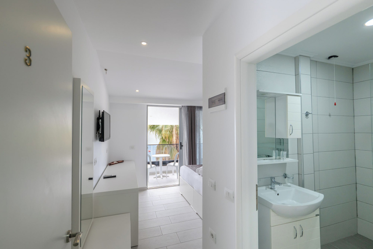 Bathroom 4, Vila Era Beach, Sarandës