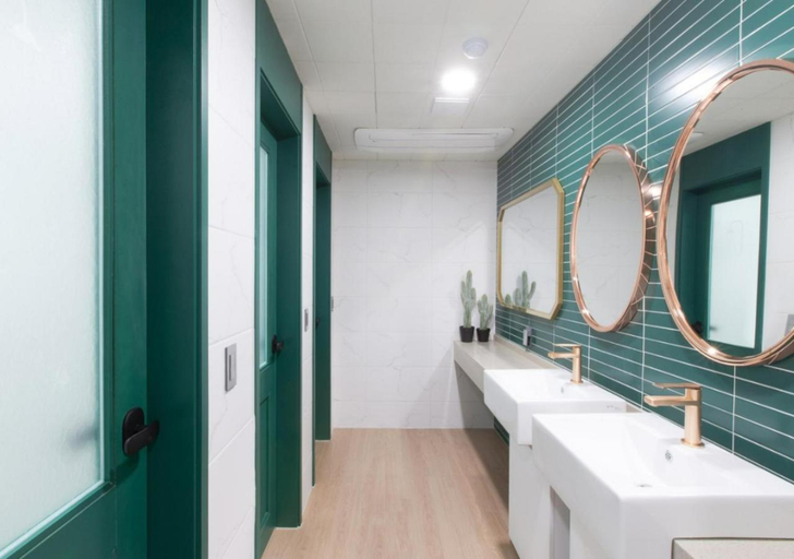Bathroom 4, Busan Brosis Hotel, Jung