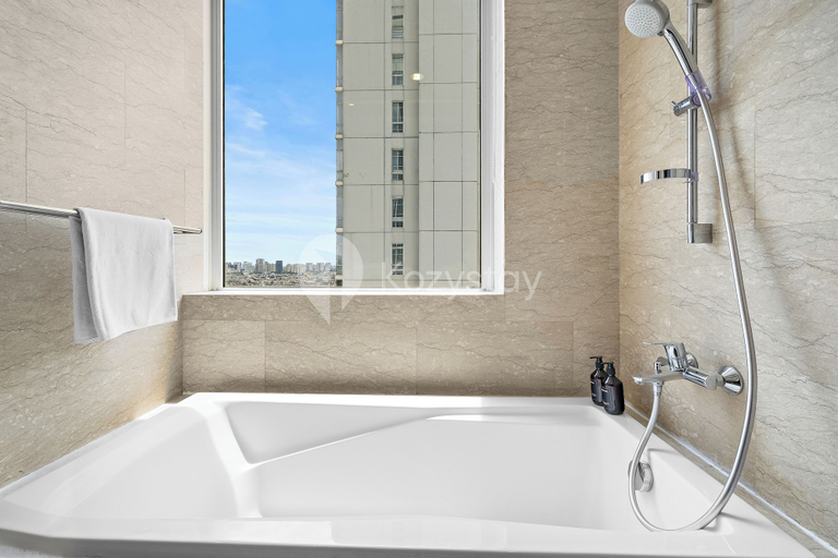Bathroom, Arvia by Kozystay - Menteng, Jakarta Pusat