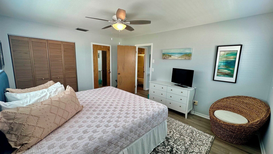 Room 4, The Lighthouse in Fort Myers Beach, Lee