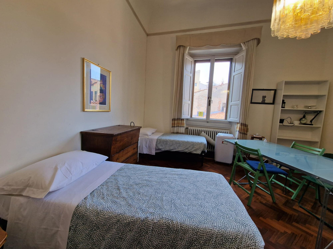 Room 4, Pandolfini 11 in Firenze, Florence