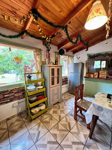 Others 5, Mama Eva House, Cushamen