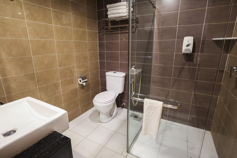 Bathroom 7