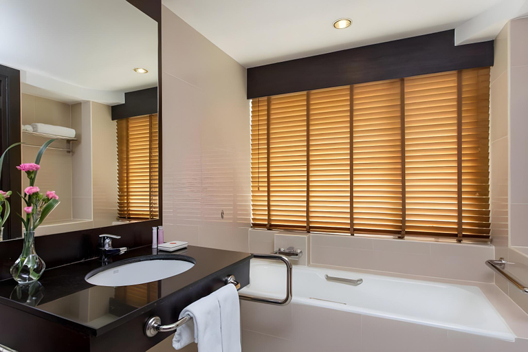 Bathroom 8