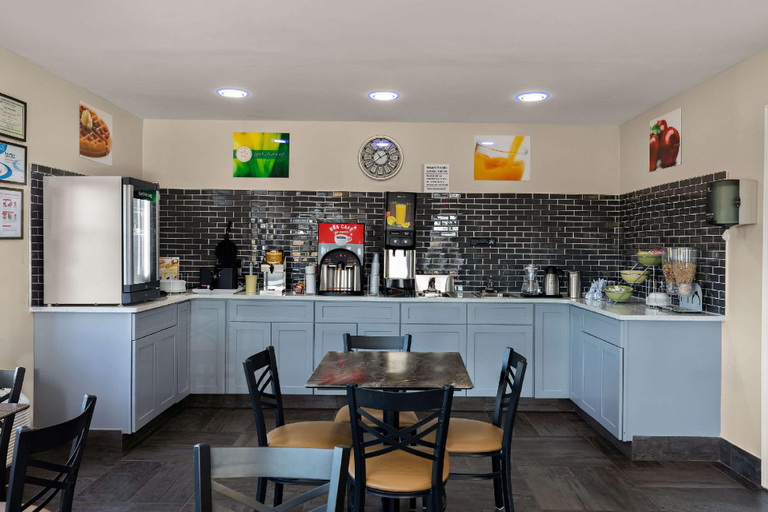 Restaurant 2, Quality Inn Monroe, Walton