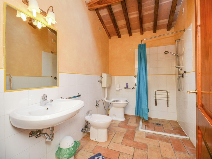 Bathroom, Holiday Home in Monte Santa Maria with Pool, Perugia
