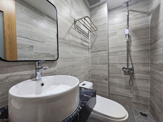 Bathroom 5, HOA PHU Hotel, Ho Chi Minh City