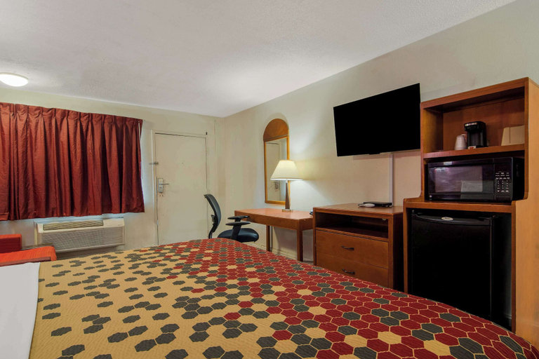 Bedroom 3, Econo Lodge Goldsboro Hwy 70, Wayne