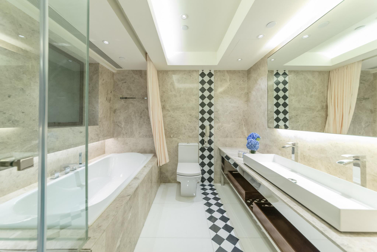 Bathroom 14