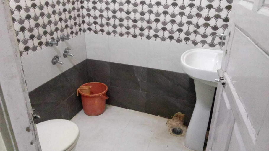 Bathroom, Hotel Sangam sagar, Sagar