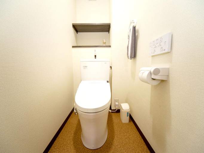 Bathroom, Kevin's Place, Kyoto