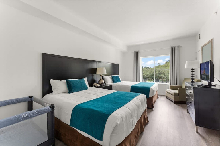 Room 1, 1BR Free Shuttle to Disney Parks, Orange