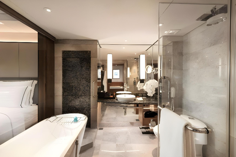 Bathroom 16