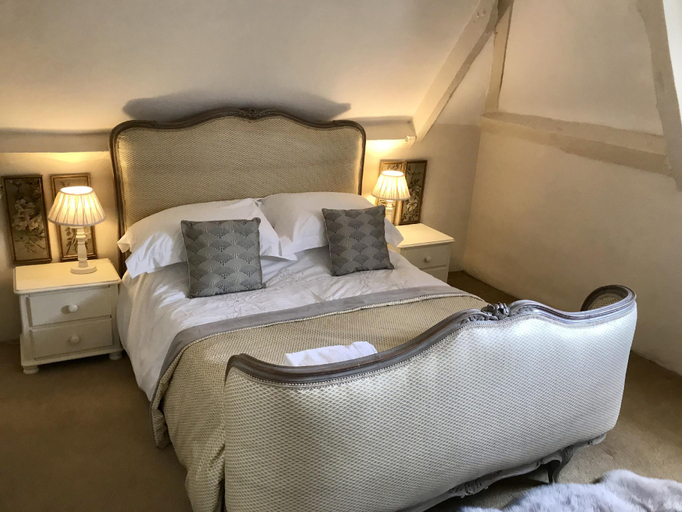 Bedroom 2, Buscot Manor, Gloucestershire