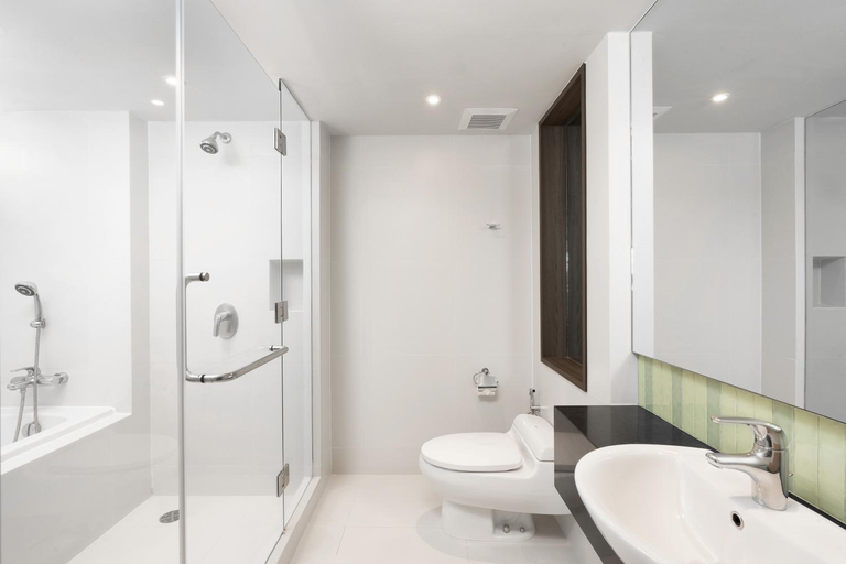 Bathroom 4, Novotel Living Bangkok Sukhumvit Legacy, Wattana