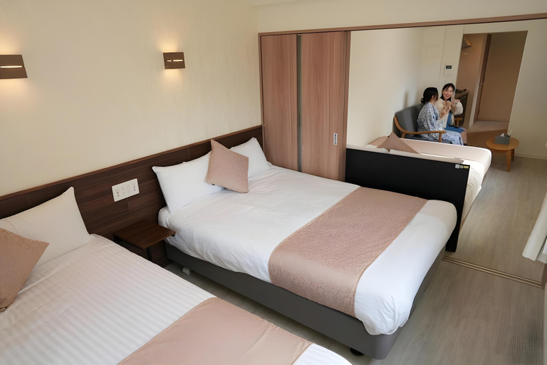 Bedroom 4, Dream Inn Hakata, Fukuoka