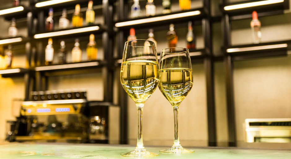Food & Drinks 4, Oakwood Bencoolen Singapore, Singapura