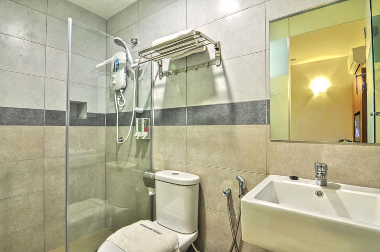 Bathroom 10