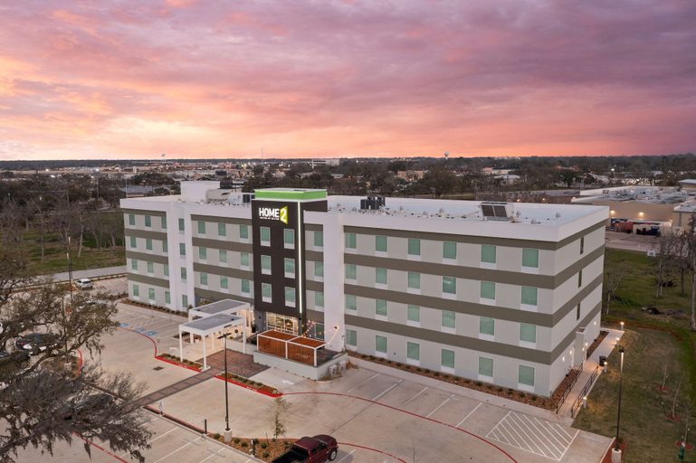 Exterior & Views