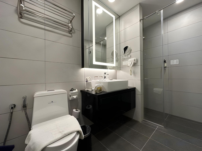 Bathroom 11