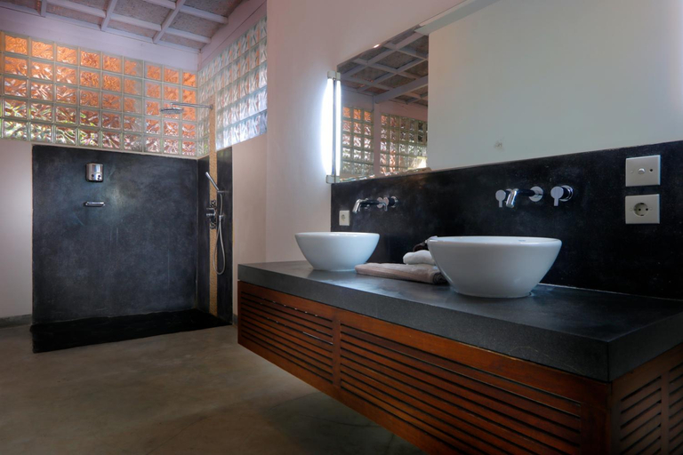 Bathroom 4, Pearl Hotel, Badung