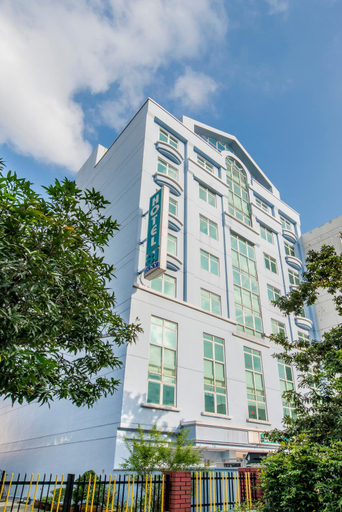 Exterior 1