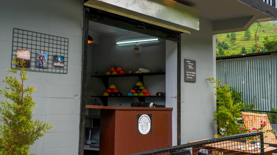 Food & Drinks 2, Sortby Stays , Kareri, Kangra