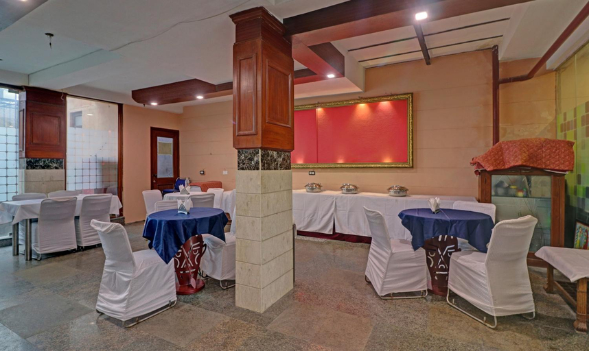 Food & Drinks 5, Itsy Hotels Hamlets Stay, Gautam Buddha Nagar