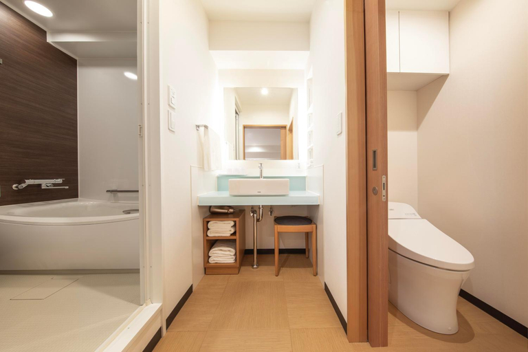 Bathroom, HOP INN Kyoto Shijo Omiya, Kyoto