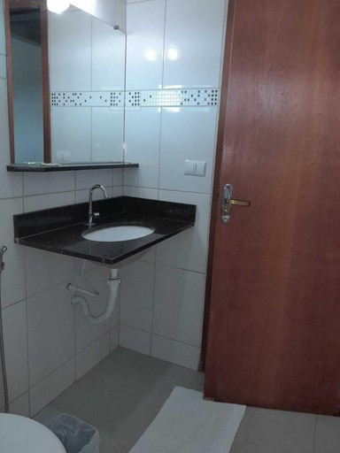 Bathroom 4, Hotel Samambaia, Indiara