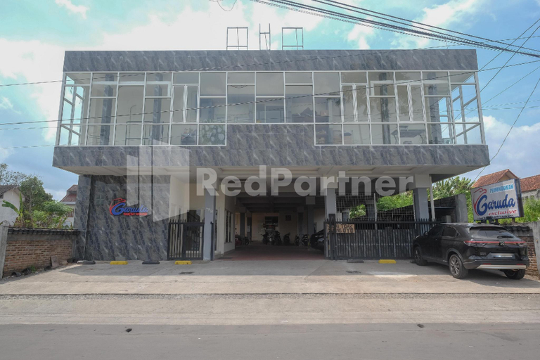 Exterior & Views 2, Garuda Guesthouse Yogyakarta RedPartner, Sleman