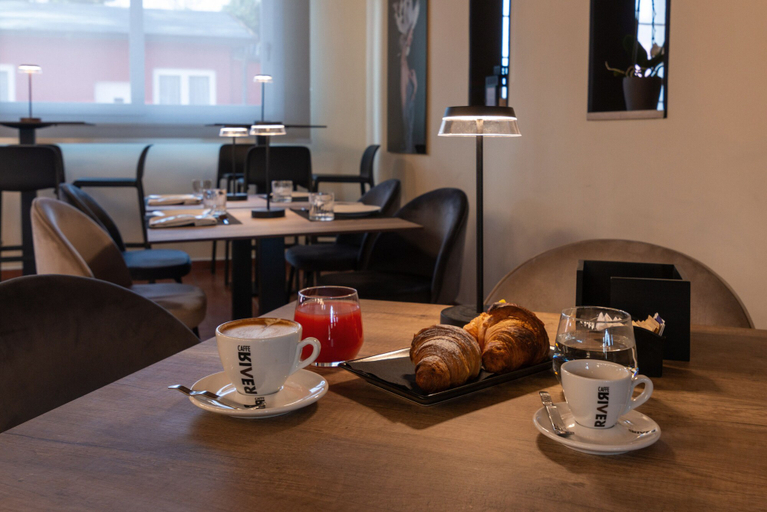 Food & Drinks 5, Tiber Suite, Rome