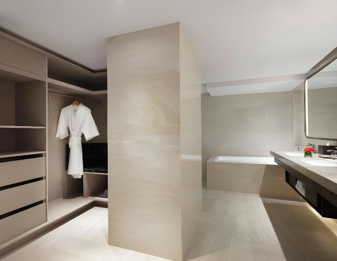 Bathroom 10