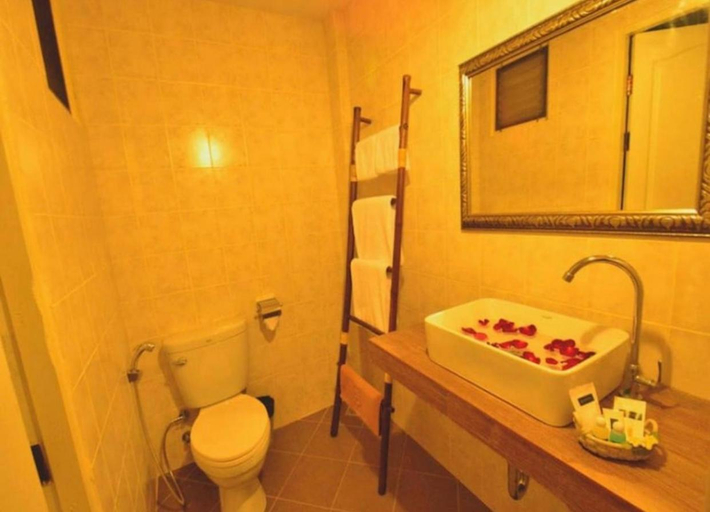 Bathroom 4, Khum Muang Min Boutique Hotel, Muang Nan