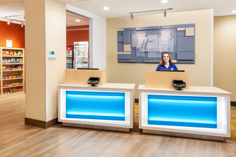 Public Area, Holiday Inn Express & Suites SANDUSKY by IHG, Erie