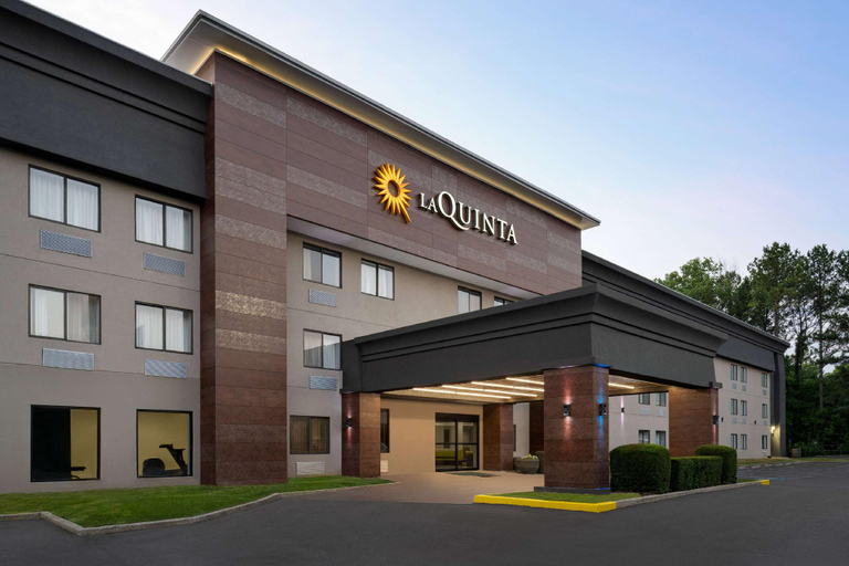 Exterior & Views 2, La Quinta Inn by Wyndham Birmingham - Inverness, Shelby