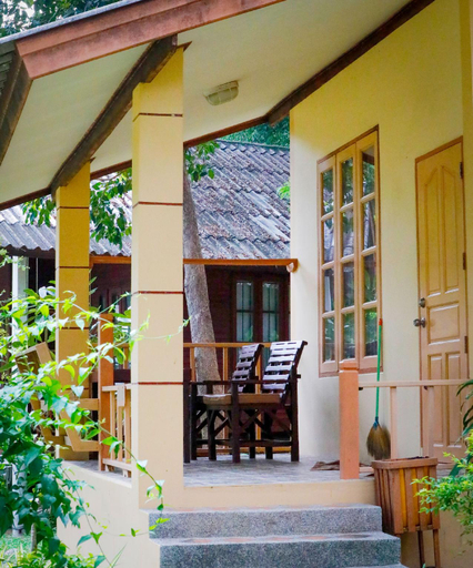 Exterior 16