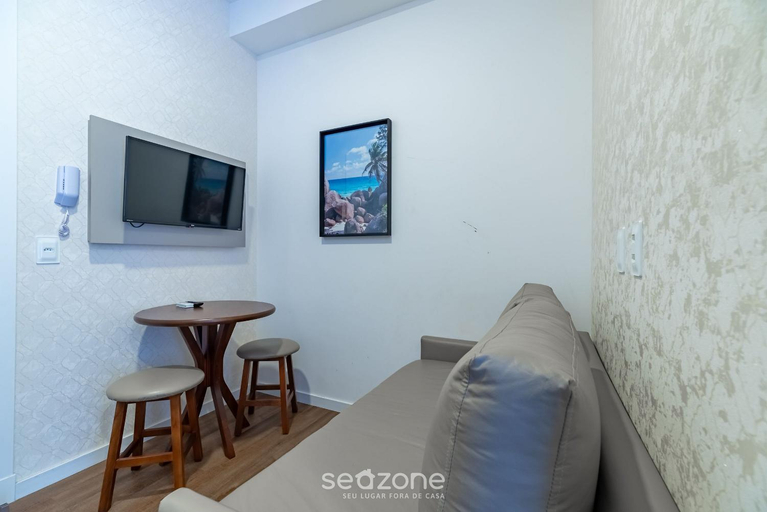 Bedroom 2, Lindos Studios VEC, Bombinhas