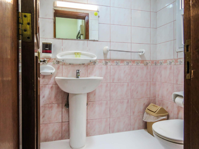 Bathroom 4, Al Ferdous Hotel Apartment, Sharjah City