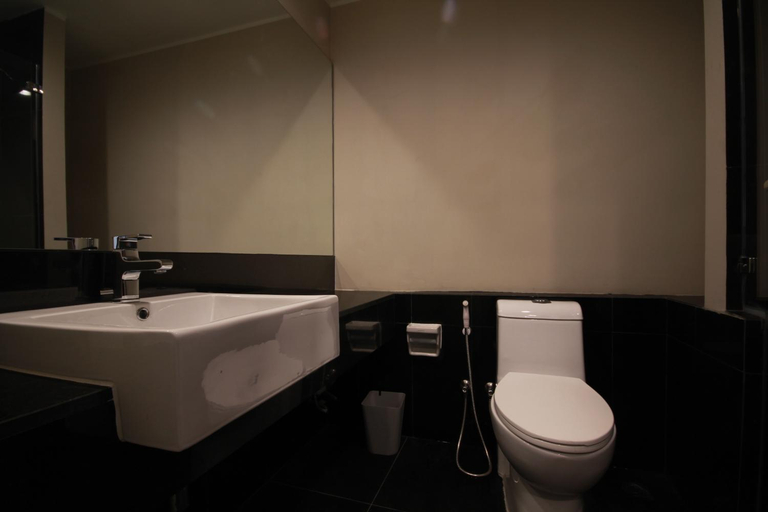 Bathroom 11