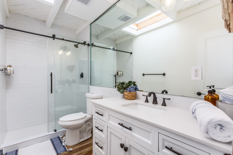 Bathroom, Casa Penelope by Oraklus, Los Angeles