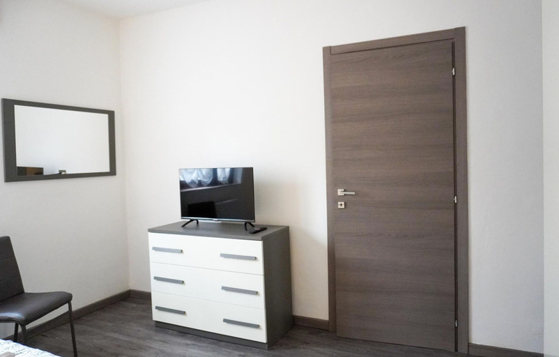 Room 2, La Casa di Emy in Bollate, Milano