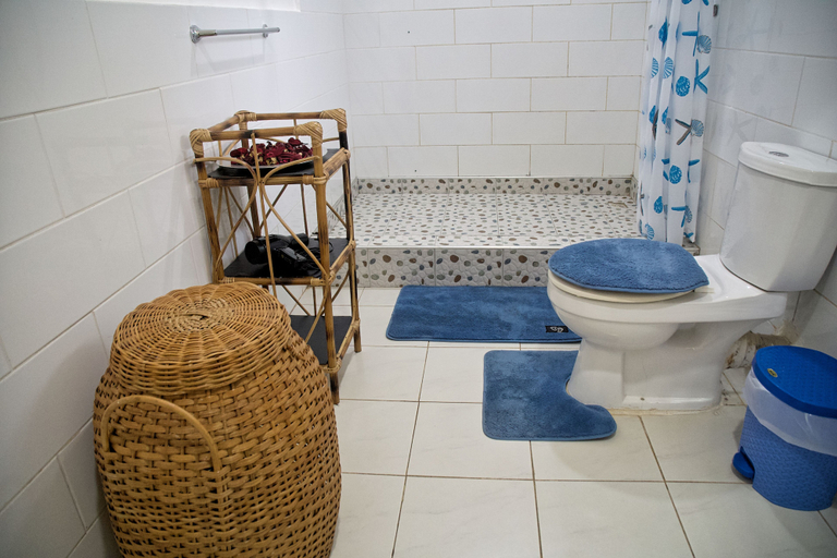 Bathroom 4, Cool Villa Guest House, Shama Ahanta East